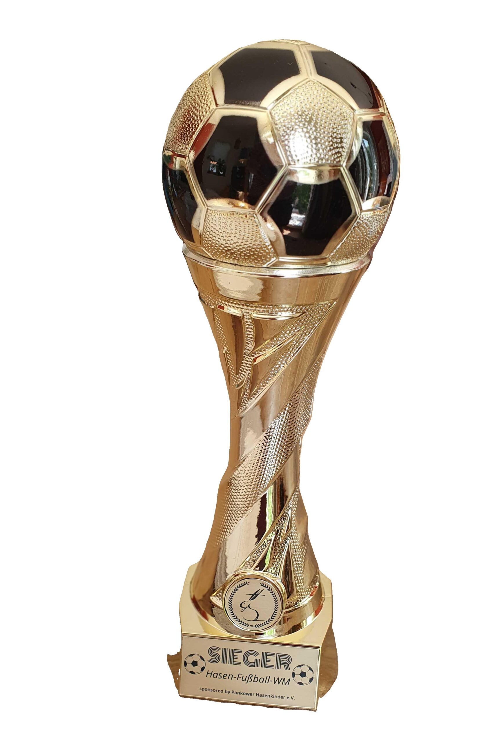 Pokal für die Hasen-Fußball-WM